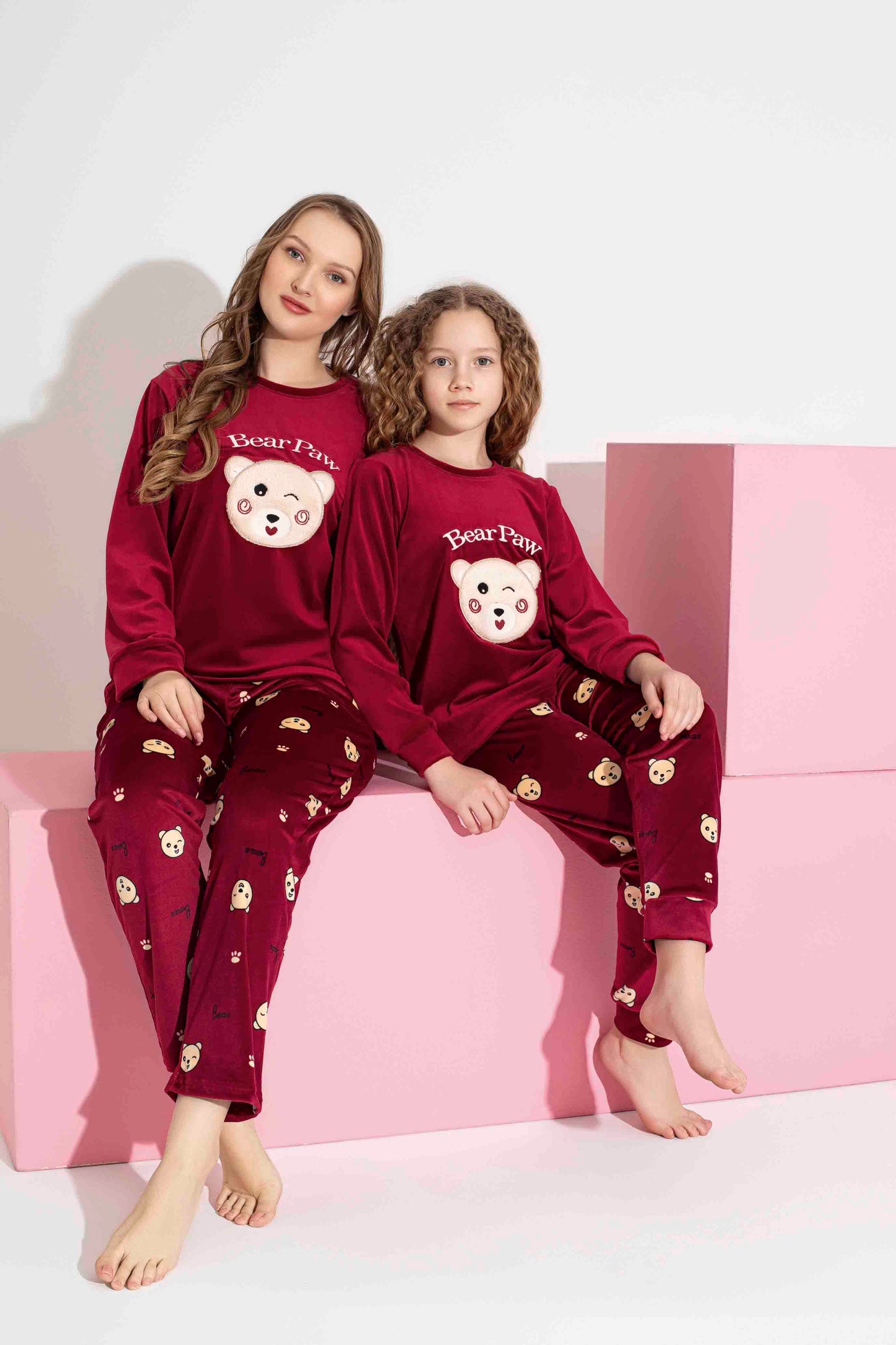 Kırmızı Ayıcık Nakışlı Kadife Pijama