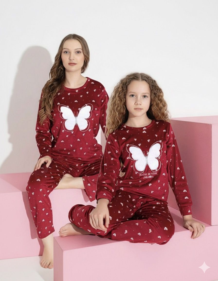 Kırmızı Kelebek Nakışlı Kadife Pijama